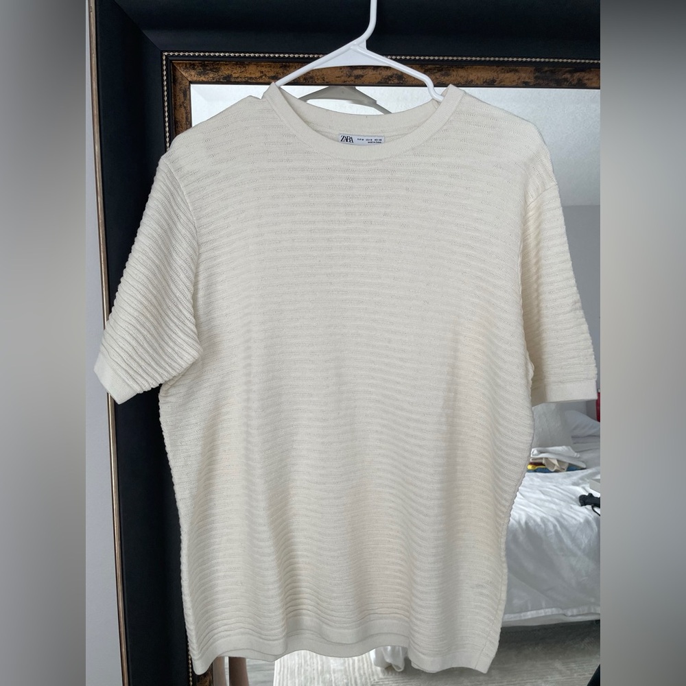 ZARA Knit Beige T-Shirt - Picture 2 of 3